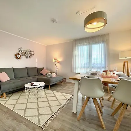 Rooftop - Fuer 4 Personen Mit Parkplatz Und 2 Balkone Διαμέρισμα