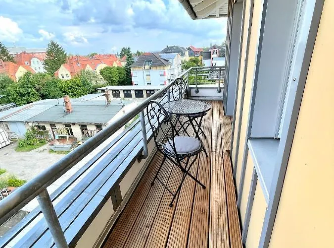 Modernes Apartment Rooftop in Dresden - mit Parkplatz und 2 Balkone! *