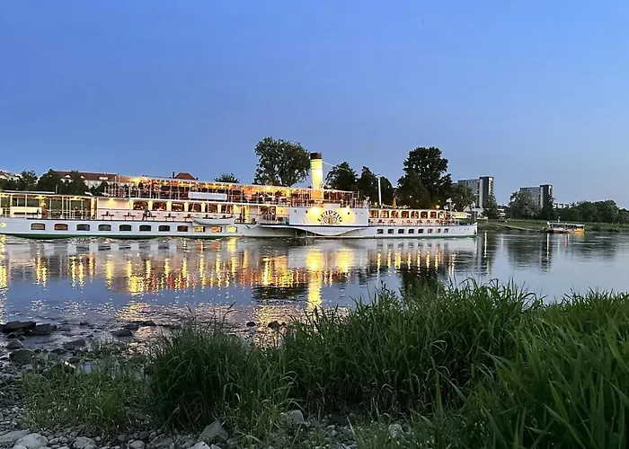 Appartement Modernes Apartment Rooftop in Dresden - mit Parkplatz und 2 Balkone! Dresden