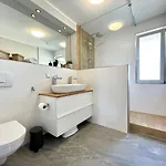 Modernes Rooftop In - Mit Parkplatz Und 2 Balkone! Apartment Dresden