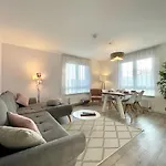 Dresden Rooftop Apartment Mit 2 Balkone, Stellplatz, Top Anbindung Apartment *