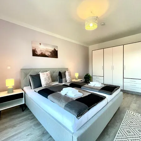 Rooftop - Fuer 4 Personen Mit Parkplatz Und 2 Balkone Апартаменты *