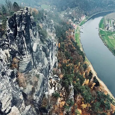 Appartamento Rooftop - Fuer 4 Personen Mit Parkplatz Und 2 Balkone Dresda