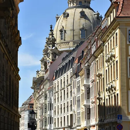 Rooftop - Fuer 4 Personen Mit Parkplatz Und 2 Balkone Dresda