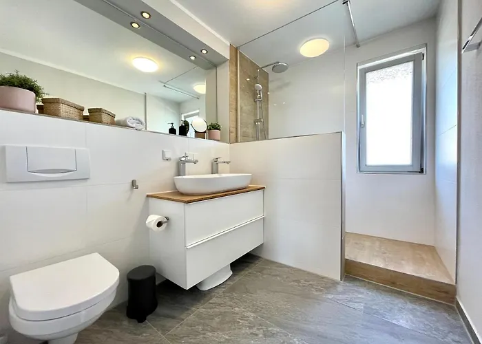 Modernes Rooftop In - Mit Parkplatz Und 2 Balkone! Apartment Dresden